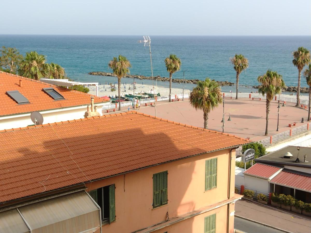 Casa Fronte Mare Apartment Ventimiglia Luaran gambar