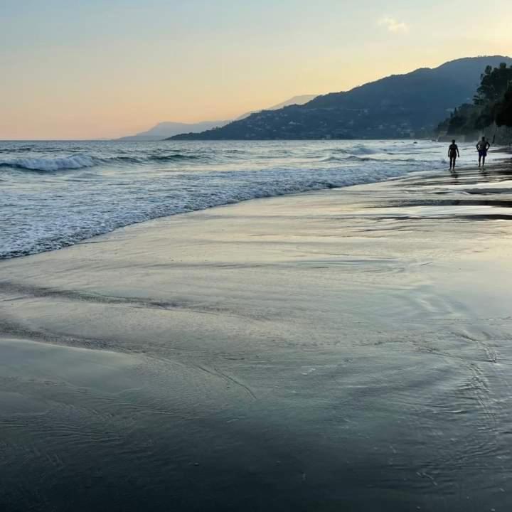 Casa Fronte Mare Apartment Ventimiglia Luaran gambar